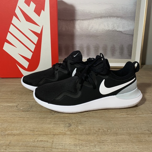 NEW Nike Tessen Black Running Shoe with box - Picture 2 of 13